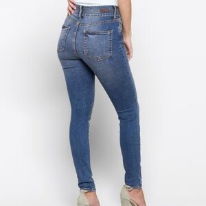 Kut from the Kloth Bhody Skinny High Rise Distressed Double Button Jean Size 4